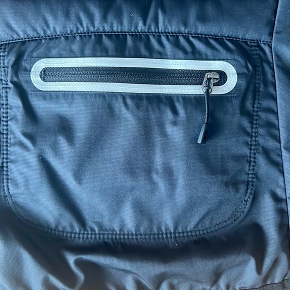 Nike running aeroloft 800 balck  vest women’s size Xs - Picture 6 of 8